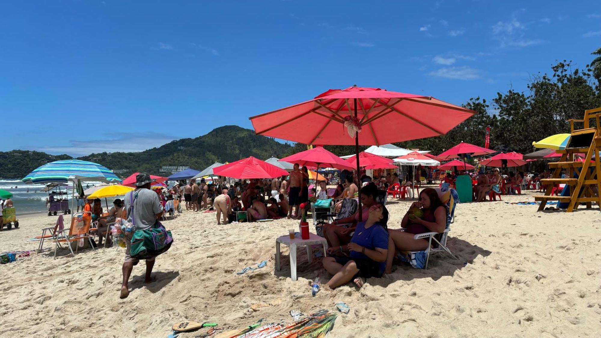 Condominio Com Muita Diversao Toninhas 乌巴图巴 外观 照片
