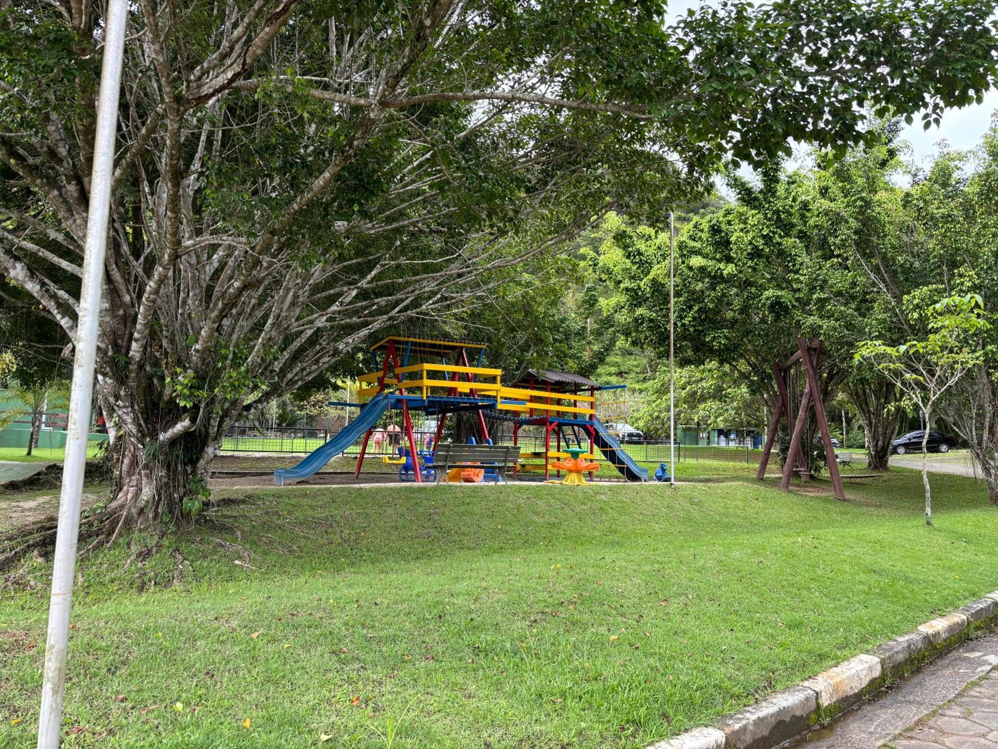 Condominio Com Muita Diversao Toninhas 乌巴图巴 外观 照片