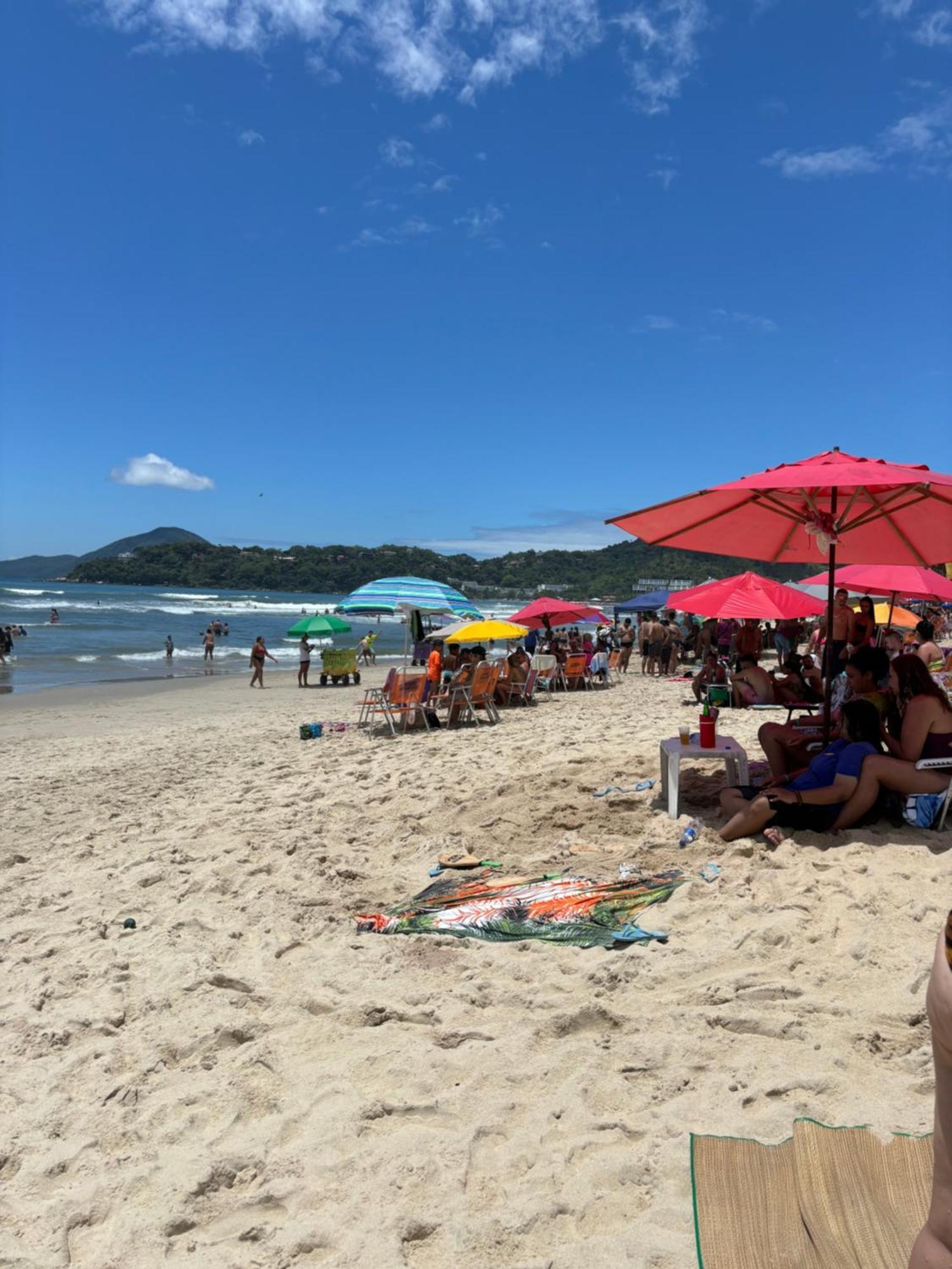 Condominio Com Muita Diversao Toninhas 乌巴图巴 外观 照片